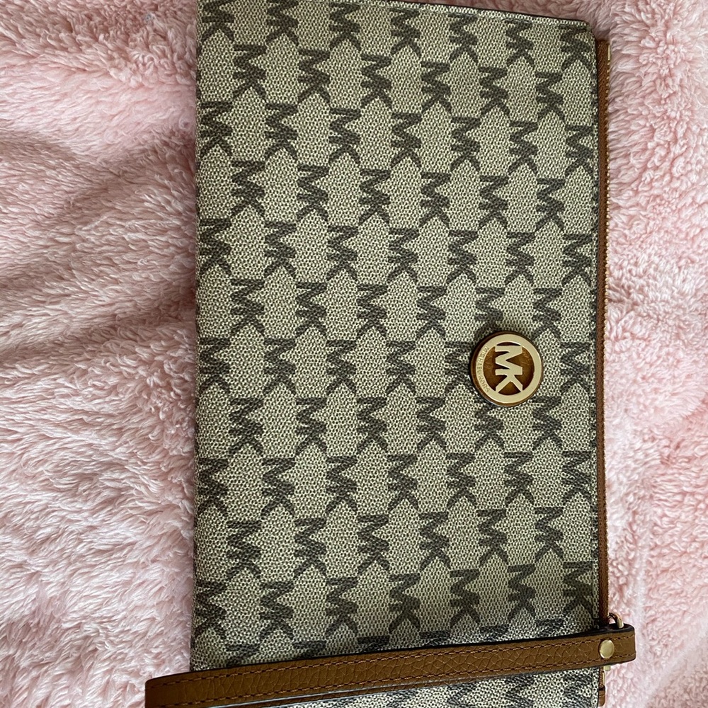Michael Kors clutch